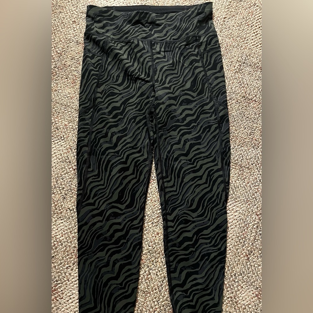 Sweaty Betty leggings ! size medium